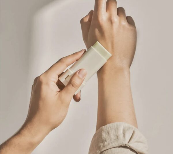 Beauty of Joseon - Matte Sun Stick: Mugwort + Camelia SPF50+ PA++++ - Imagen 2