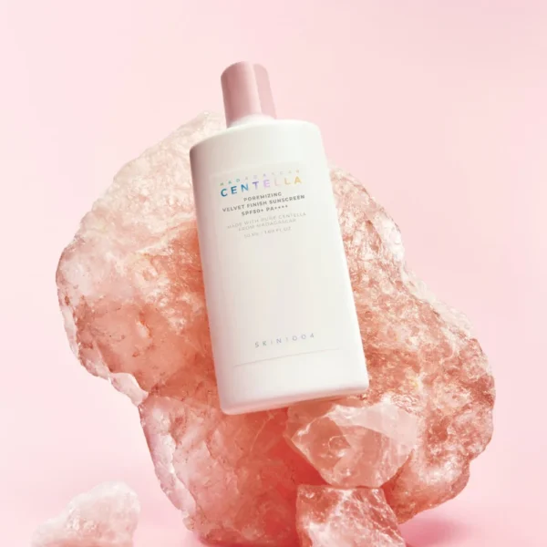 Skin1004 - Madagascar Centella Poremizing Velvet Finish Sunscreen - Imagen 3